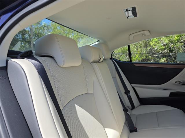 new 2025 Lexus ES 300h car, priced at $50,204