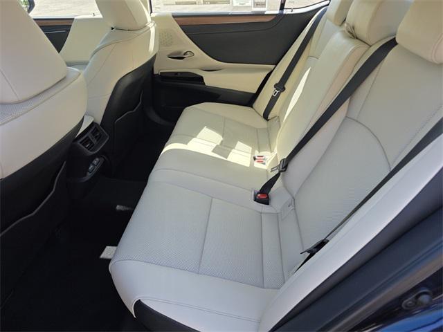 new 2025 Lexus ES 300h car, priced at $50,204