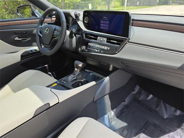 new 2025 Lexus ES 300h car, priced at $50,704