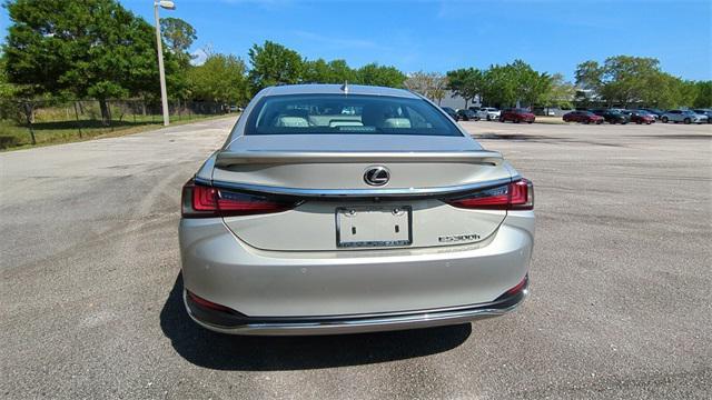 new 2024 Lexus ES 300h car, priced at $53,410