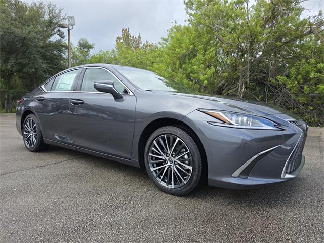 new 2025 Lexus ES 300h car, priced at $50,924