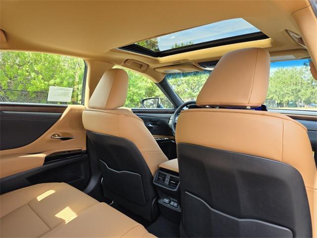 new 2025 Lexus ES 350 car, priced at $48,775