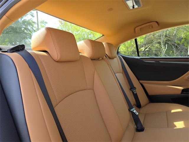 new 2025 Lexus ES 350 car, priced at $48,775