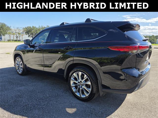 used 2022 Toyota Highlander car, priced at $39,626