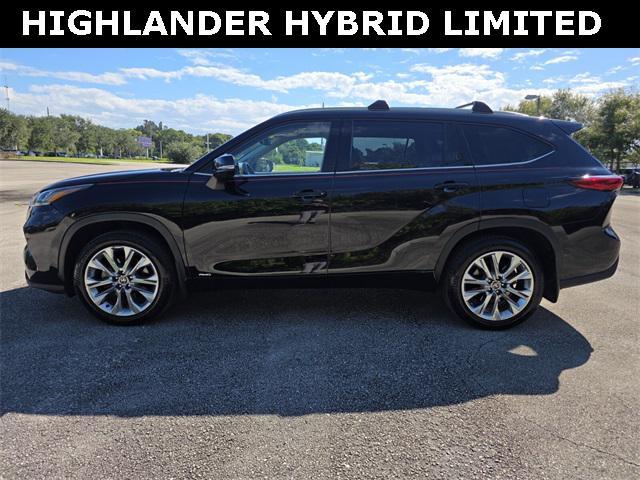used 2022 Toyota Highlander car, priced at $39,626
