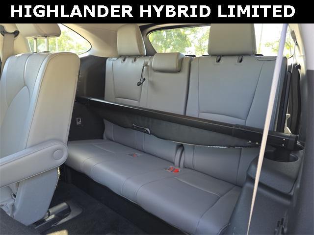 used 2022 Toyota Highlander car, priced at $39,626
