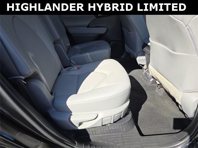 used 2022 Toyota Highlander car, priced at $39,626