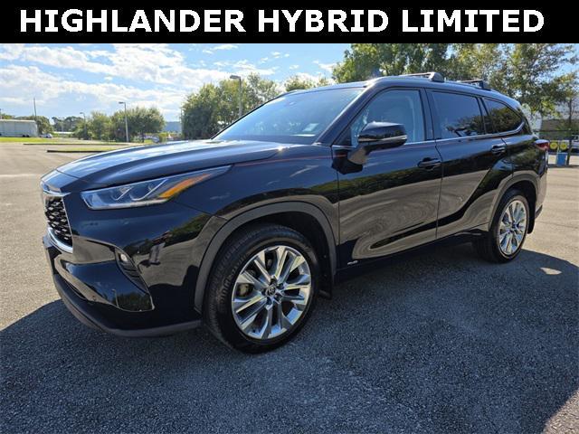 used 2022 Toyota Highlander car, priced at $39,626