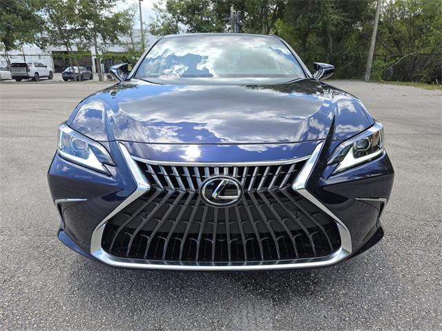 new 2025 Lexus ES 300h car, priced at $50,424