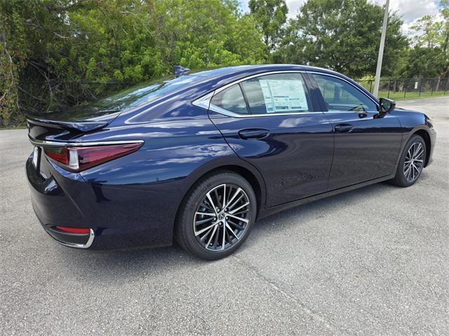 new 2025 Lexus ES 300h car, priced at $50,424