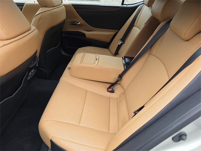 new 2025 Lexus ES 350 car, priced at $49,384