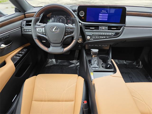new 2025 Lexus ES 300h car, priced at $53,439
