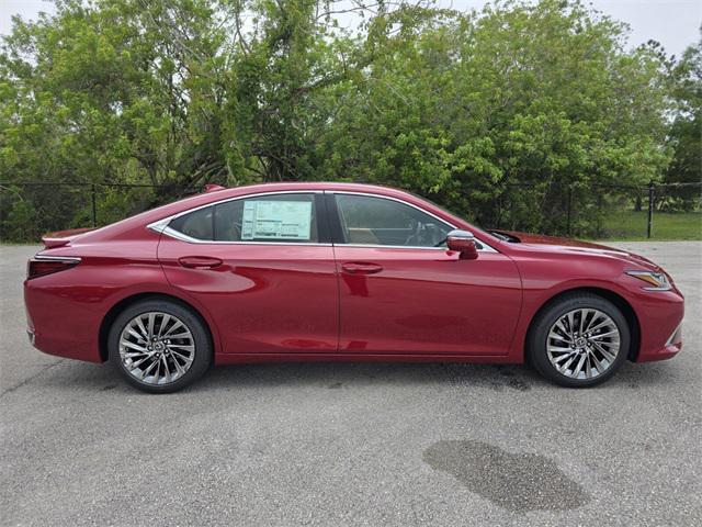new 2025 Lexus ES 300h car, priced at $53,439