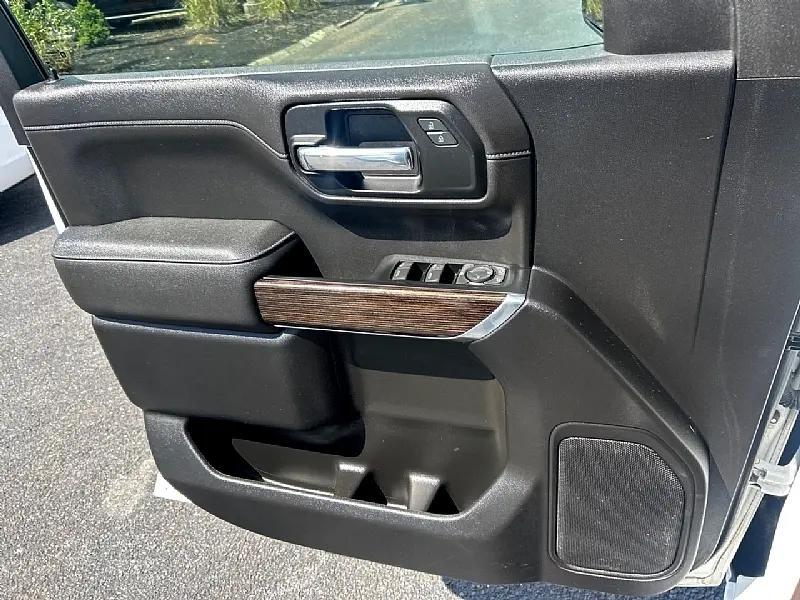 used 2022 GMC Sierra 1500 car, priced at $35,995