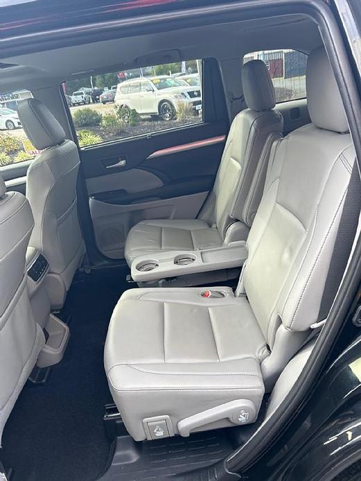 used 2019 Toyota Highlander car, priced at $26,995