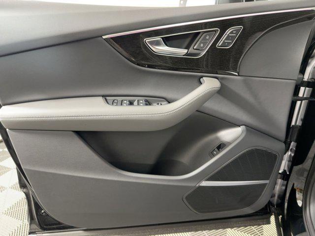 new 2025 Audi Q7 car, priced at $71,891