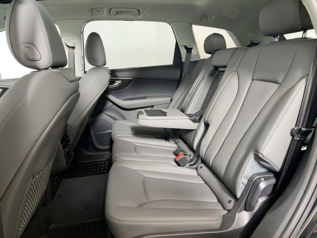new 2025 Audi Q7 car, priced at $71,891