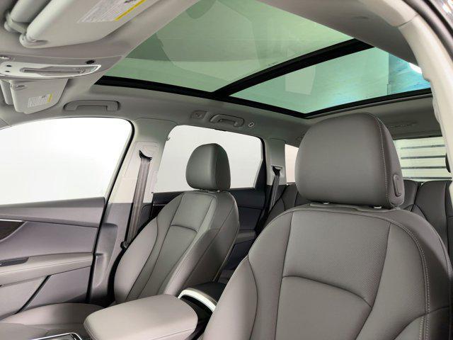 new 2025 Audi Q7 car, priced at $71,891