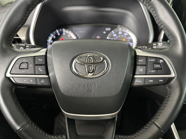 used 2023 Toyota Highlander car, priced at $35,999
