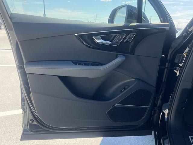 new 2025 Audi Q7 car, priced at $71,891