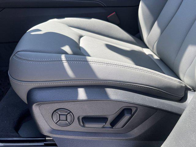 new 2025 Audi Q7 car, priced at $71,891