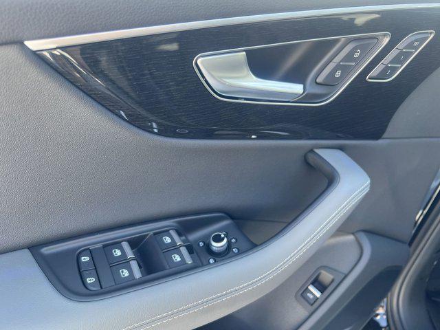 new 2025 Audi Q7 car, priced at $71,891