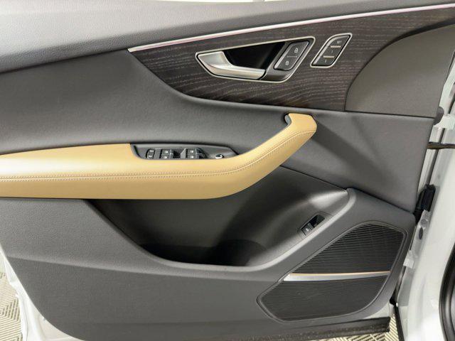 new 2025 Audi Q7 car, priced at $71,891