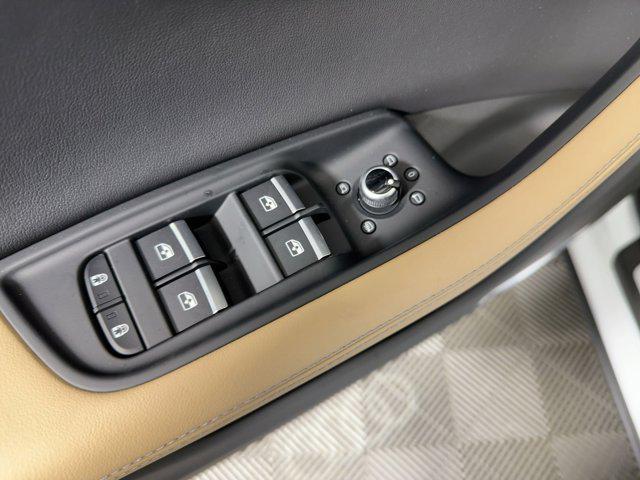 new 2025 Audi Q7 car, priced at $71,891