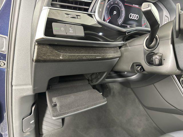 new 2025 Audi Q7 car, priced at $75,491