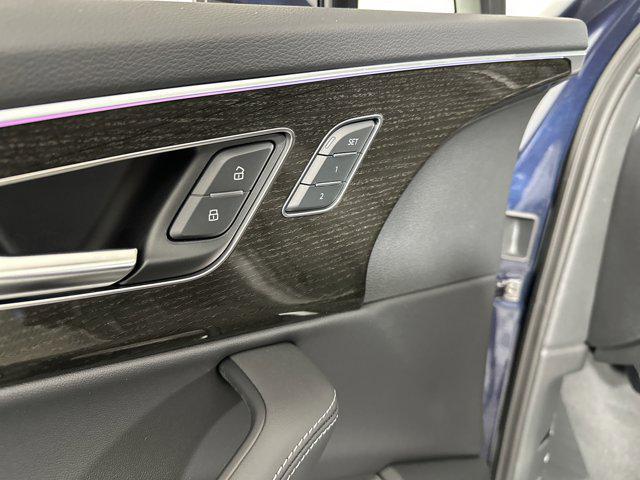 new 2025 Audi Q7 car, priced at $75,491