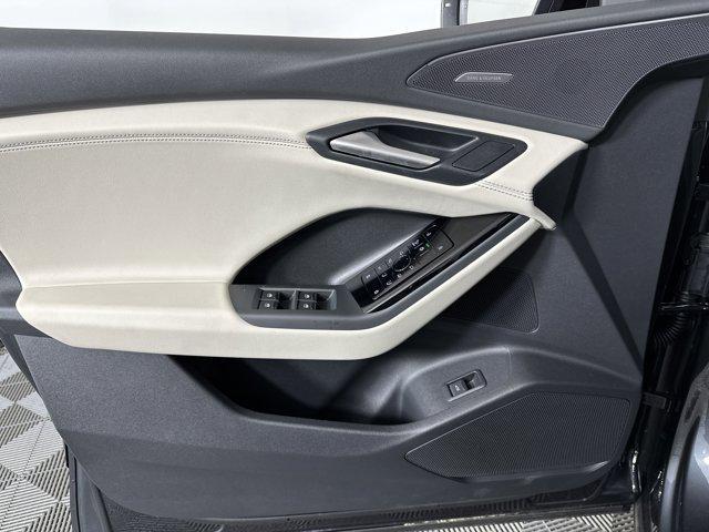 new 2025 Audi Q6 e-tron car, priced at $73,981