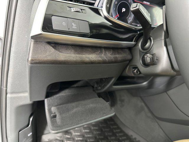 new 2025 Audi Q7 car, priced at $62,032