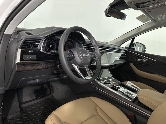 new 2025 Audi Q7 car, priced at $62,032