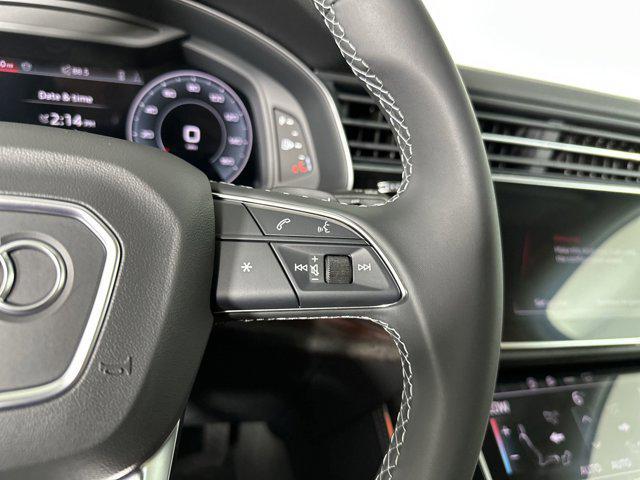 new 2025 Audi Q7 car, priced at $62,032