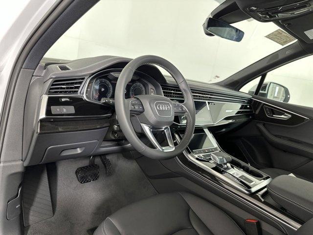 new 2025 Audi Q7 car, priced at $68,981