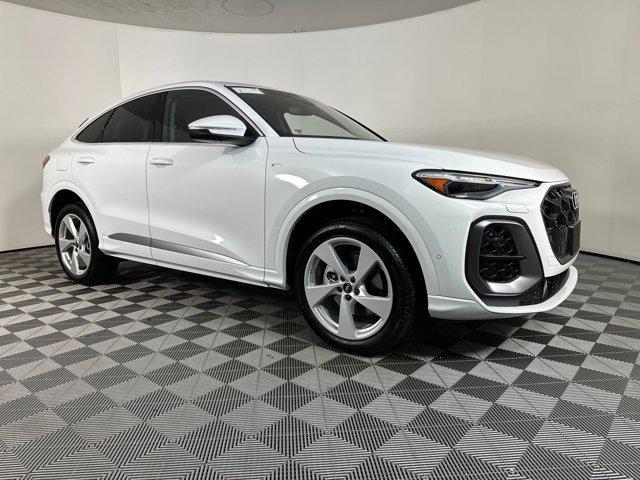 new 2025 Audi Q5 car, priced at $60,531
