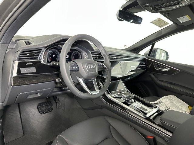 new 2025 Audi Q7 car, priced at $73,581