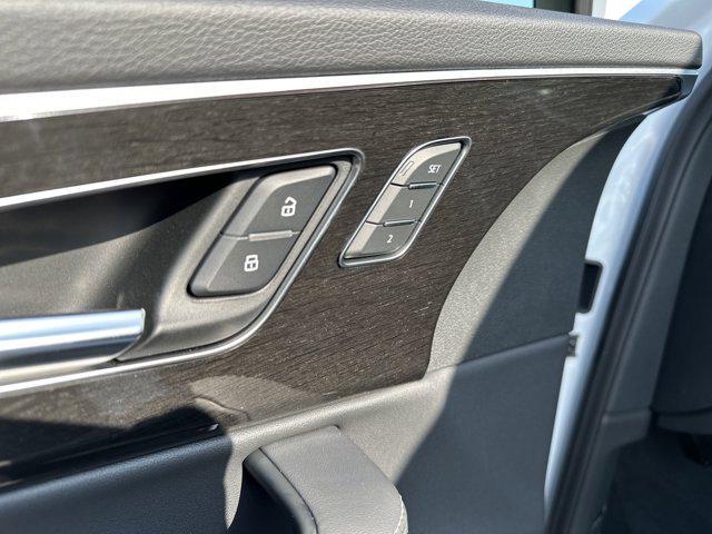 new 2025 Audi Q7 car, priced at $71,341