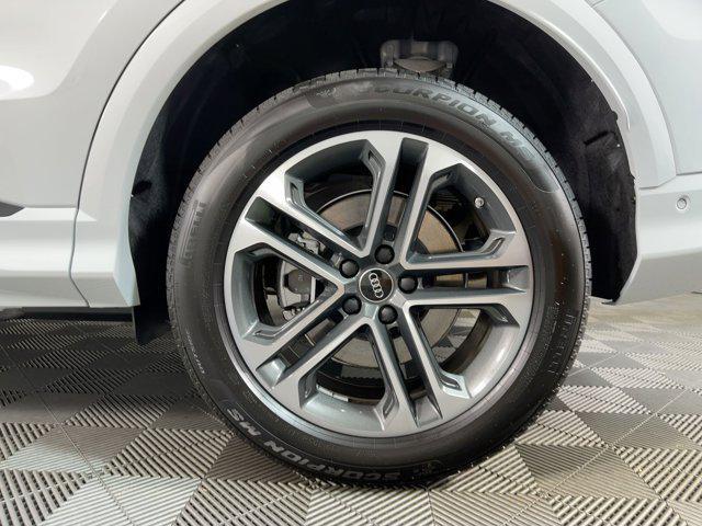 new 2025 Audi Q5 car, priced at $59,011