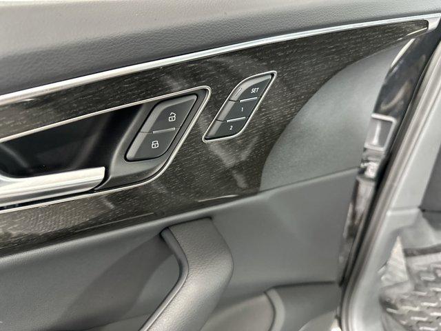 used 2025 Audi Q7 car, priced at $57,998