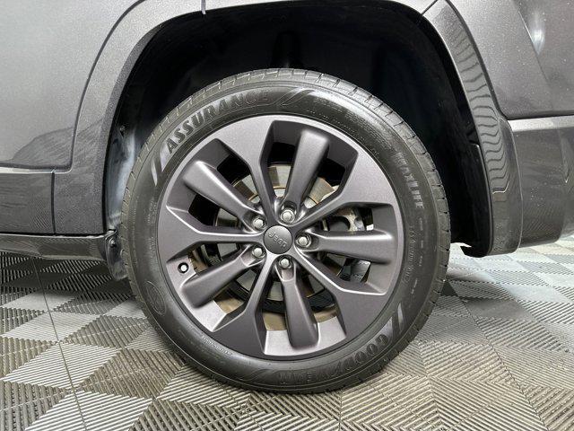 used 2019 Jeep Cherokee car, priced at $18,499