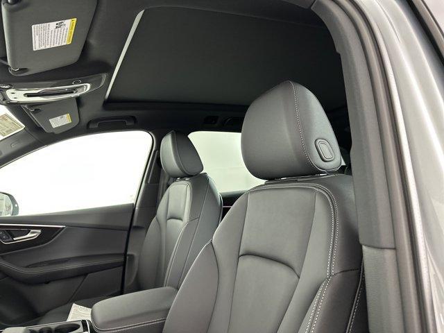 new 2025 Audi Q7 car, priced at $63,381