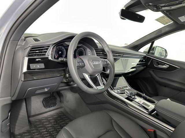new 2025 Audi Q7 car, priced at $63,612
