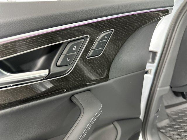 new 2025 Audi Q7 car, priced at $63,381