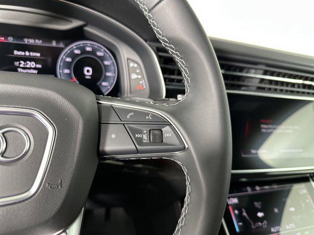 new 2025 Audi Q7 car, priced at $63,612