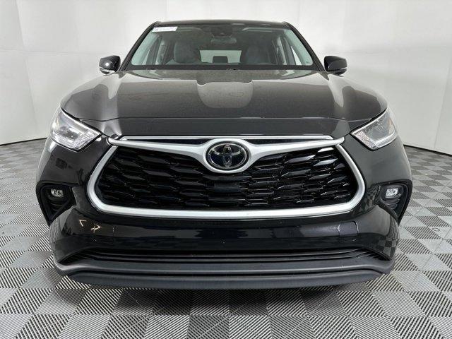 used 2021 Toyota Highlander car, priced at $27,487