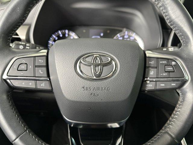 used 2021 Toyota Highlander car, priced at $27,487