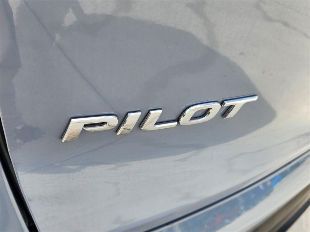 used 2022 Honda Pilot car, priced at $27,854