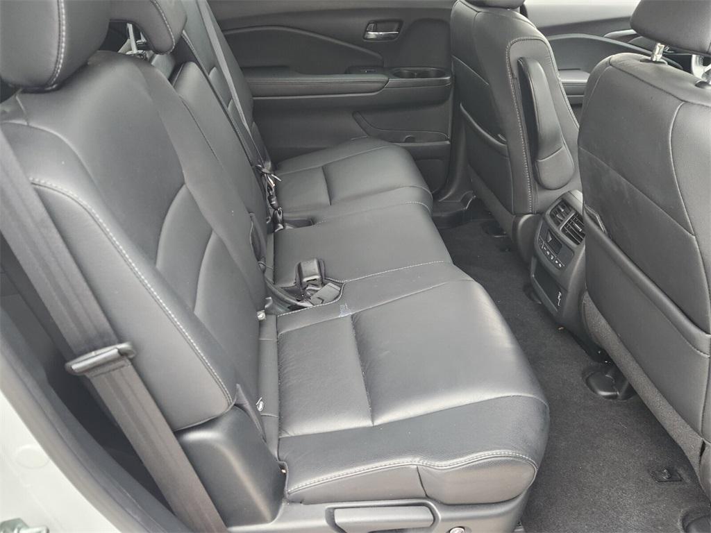 used 2022 Honda Pilot car, priced at $31,906