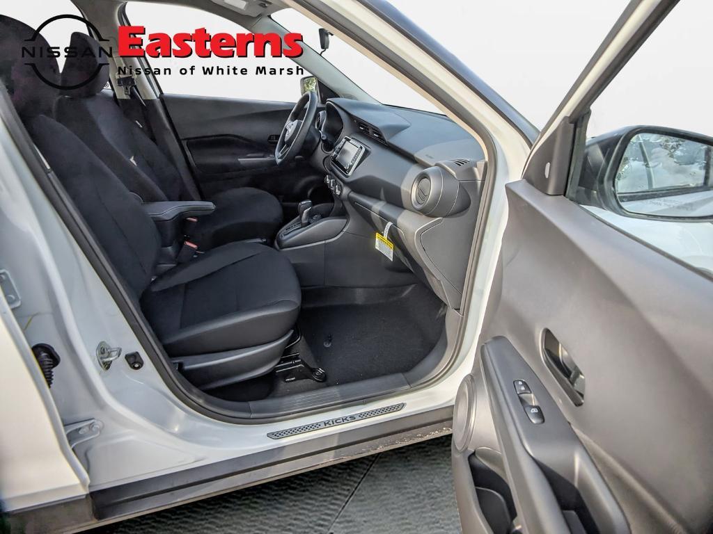 new 2025 Nissan Kicks Play car, priced at $21,814